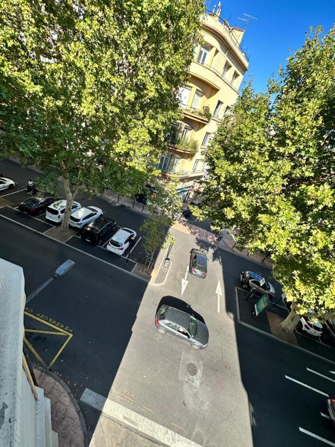 Appartement Lumineux Et Spacieux 2 Chambres Avec Parking Gratuit Dans La Rue Perpignan Eksteriør billede